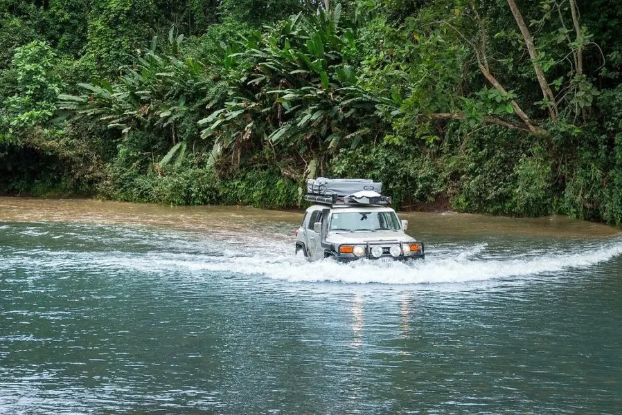 River crossing in Costa Rica